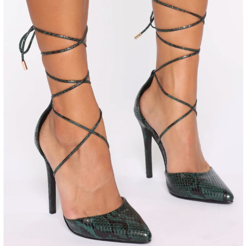 Fashion Nova Green & Black Snake Skin High Heels🐍